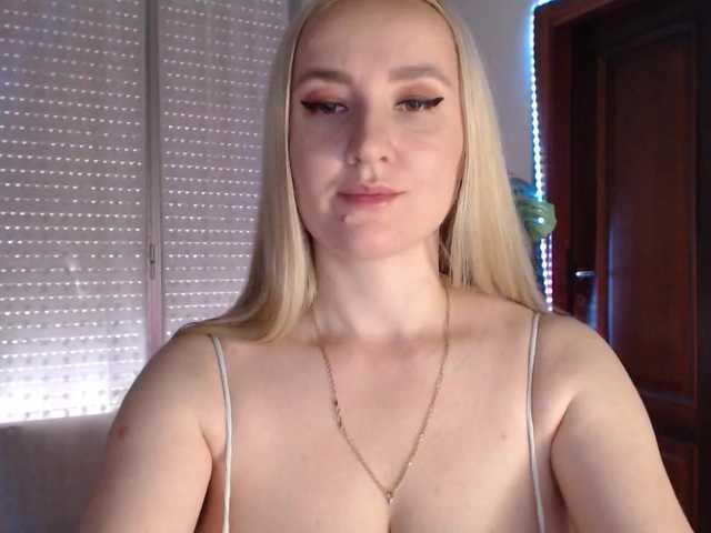 Alina-Lovely live cam on BongaCams