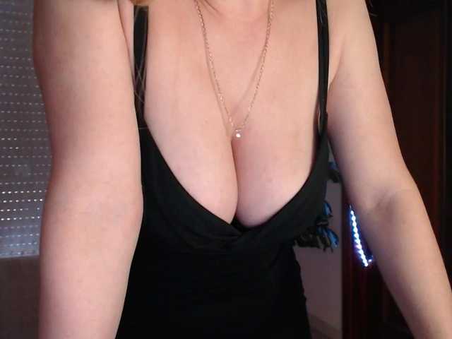 Alina-Lovely live webcam show