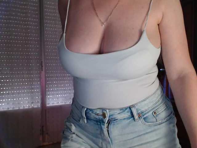 Alina-Lovely Live Cam on BongaCams