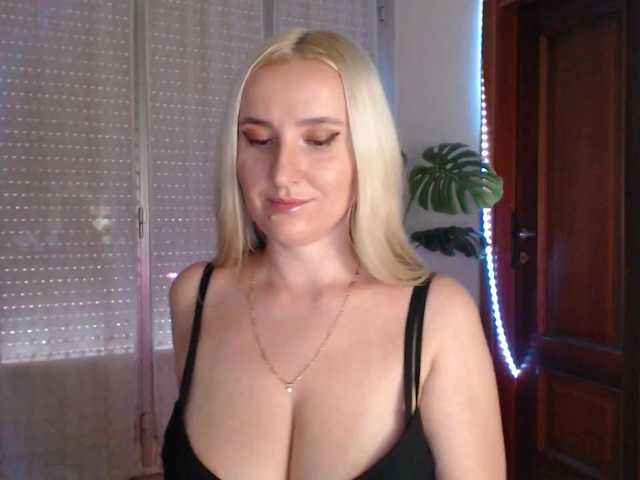 Alina-Lovely live cam on BongaCams