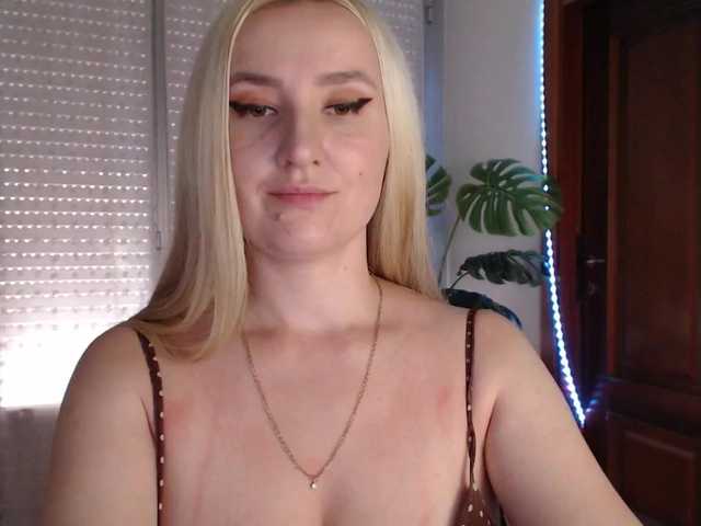 Alina-Lovely live cam on BongaCams