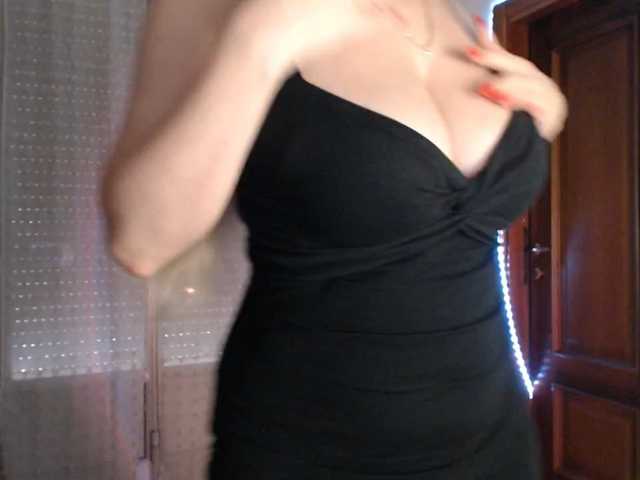 Alina-Lovely live cam on BongaCams