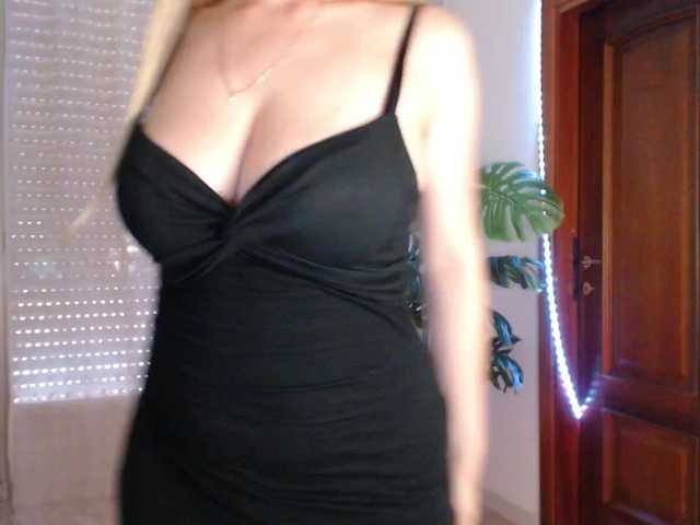 Alina-Lovely live webcam show