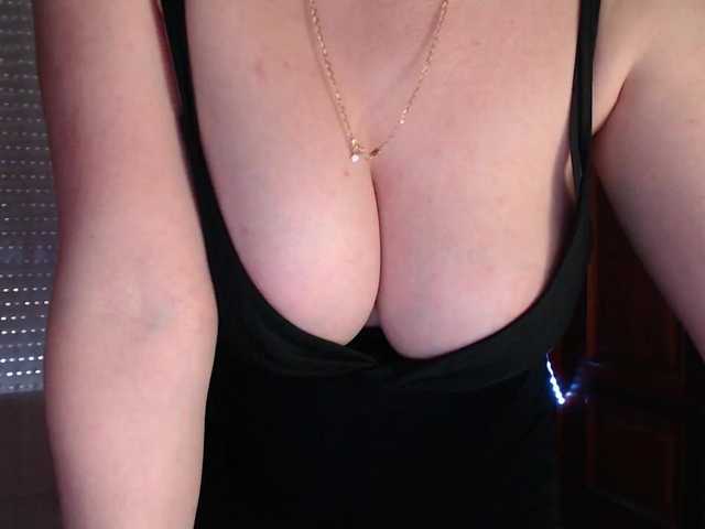Alina-Lovely live cam on BongaCams