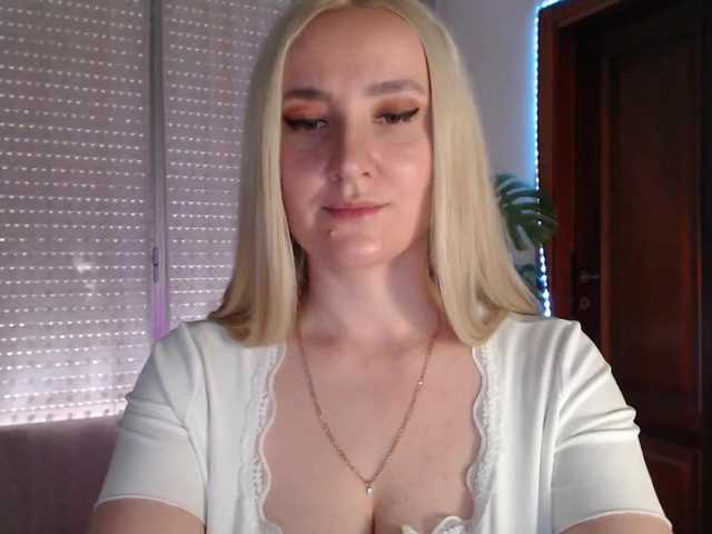 Alina-Lovely's BongaCams show and profile