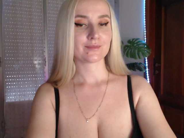 Alina-Lovely live cam on BongaCams