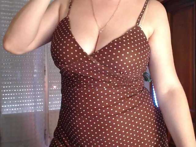 Alina-Lovely live cam on BongaCams
