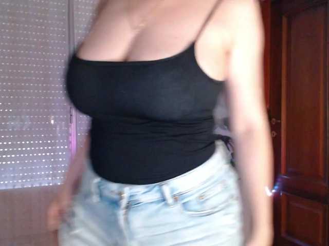 Alina-Lovely live cam