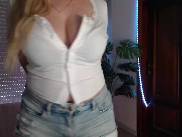 Alina-Lovely's BongaCams show and profile