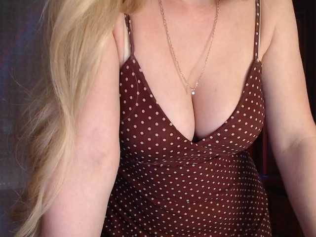 Alina-Lovely live cam on BongaCams
