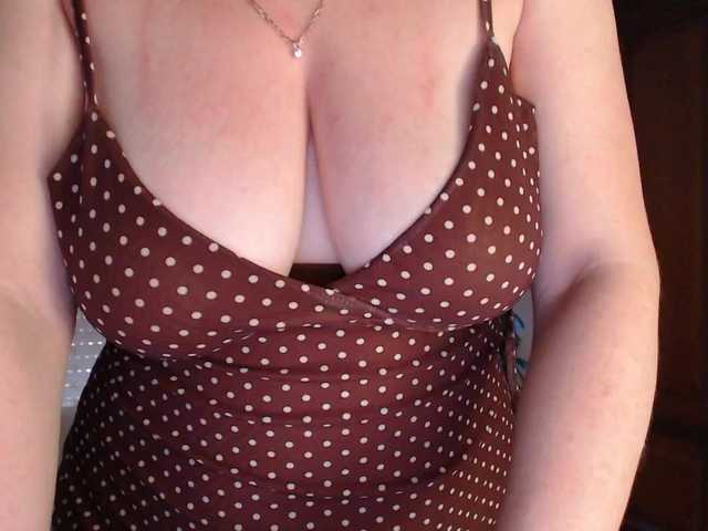 Alina-Lovely live cam on BongaCams