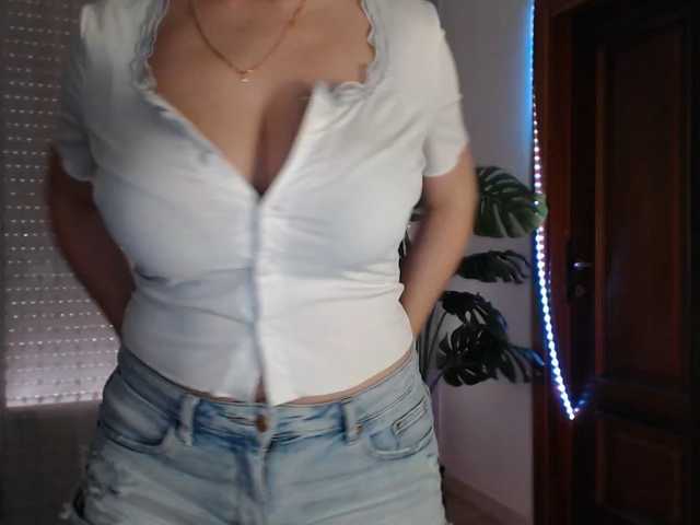 Alina-Lovely live cam on BongaCams