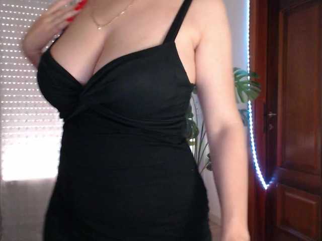 Alina-Lovely live cam on BongaCams