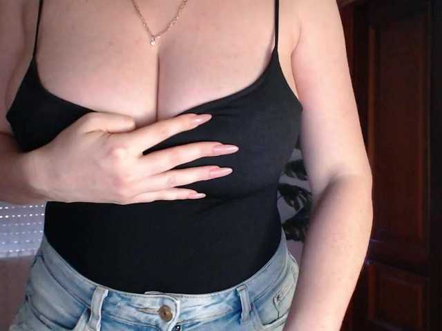 Alina-Lovely webcam