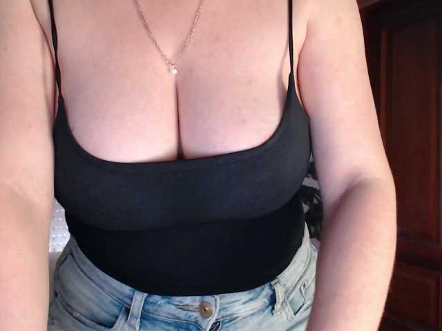 Alina-Lovely webcam