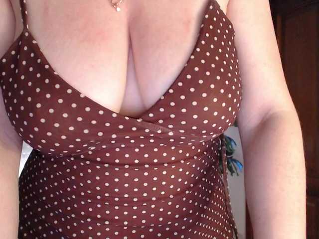 Alina-Lovely live cam on BongaCams