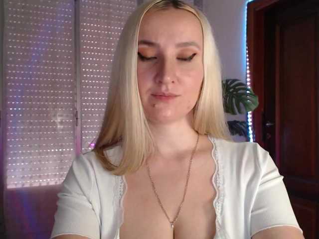 Alina-Lovely live cam on BongaCams