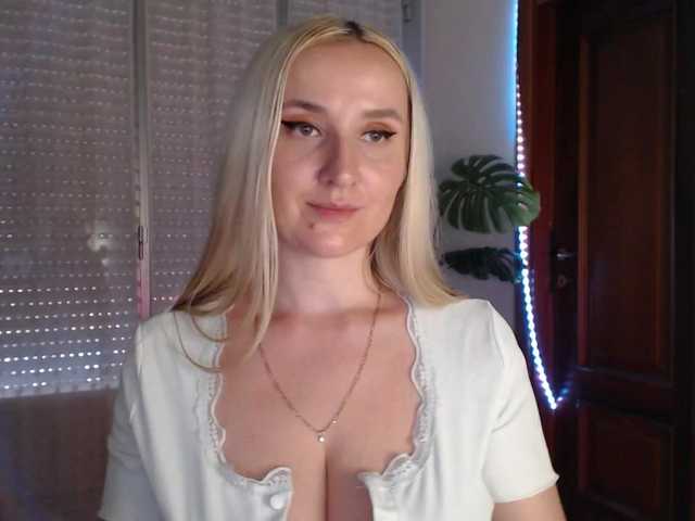 Alina-Lovely live cam on BongaCams
