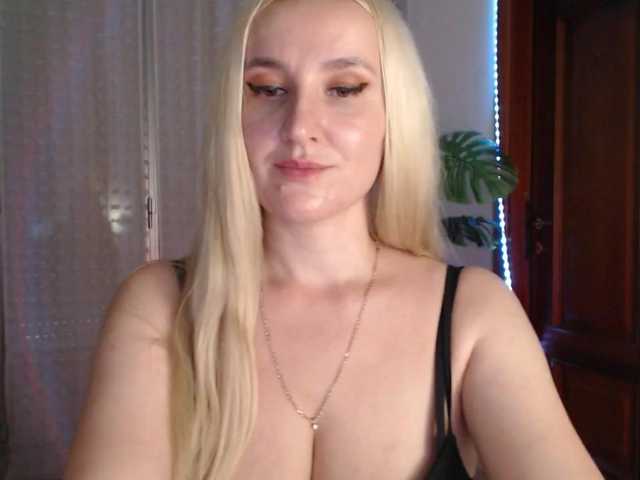 Alina-Lovely live webcam show