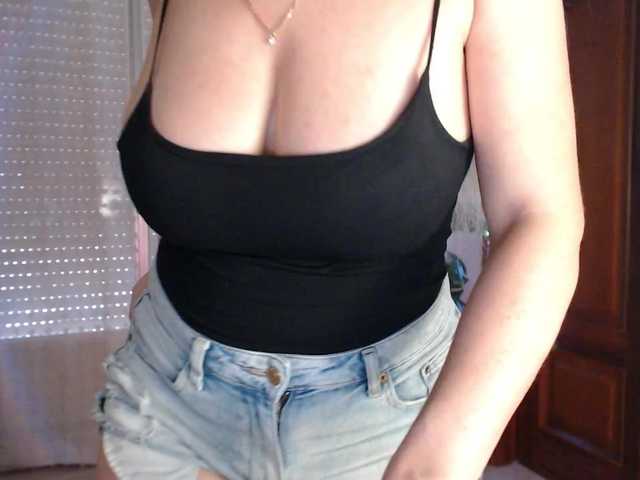 Alina-Lovely live webcam show
