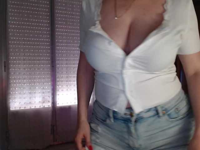 Alina-Lovely webcam