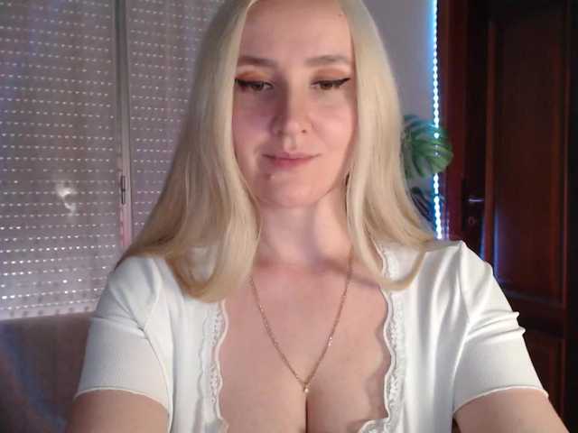 Alina-Lovely webcam