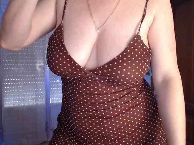 Alina-Lovely webcam