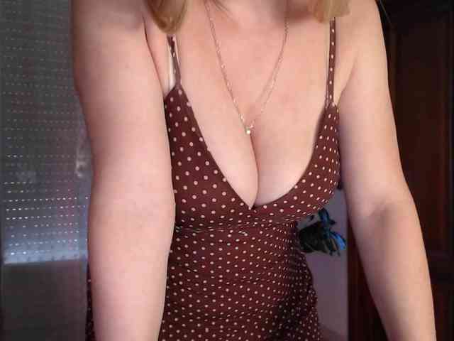 Alina-Lovely webcam