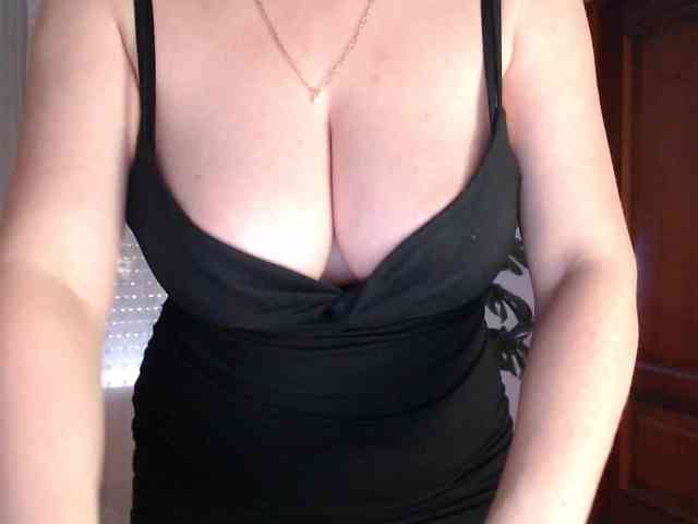 Alina-Lovely webcam