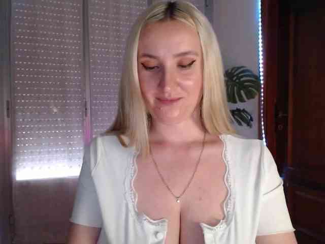 Alina-Lovely webcam
