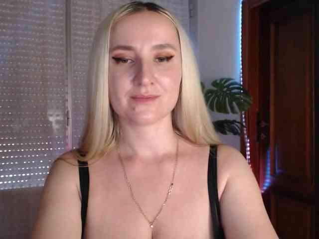 Alina-Lovely webcam