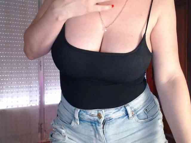 Alina-Lovely webcam