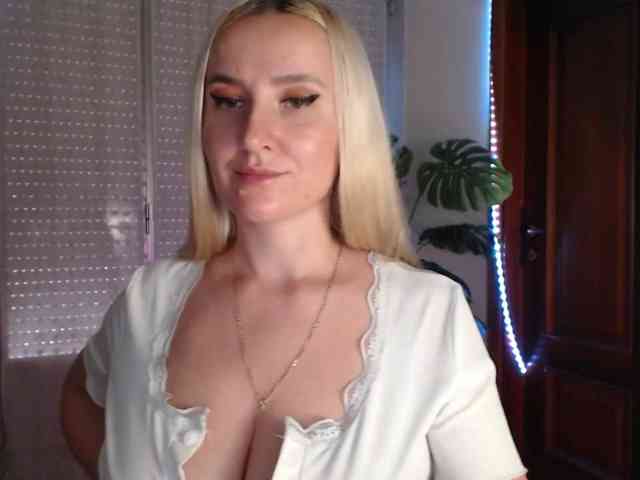 Alina-Lovely webcam