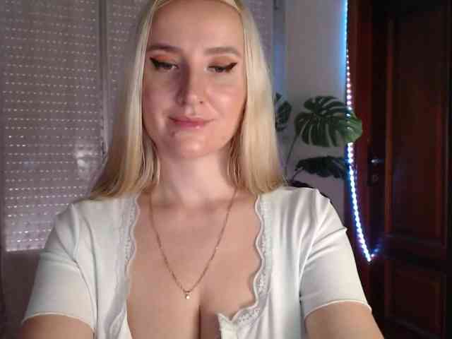 Alina-Lovely webcam