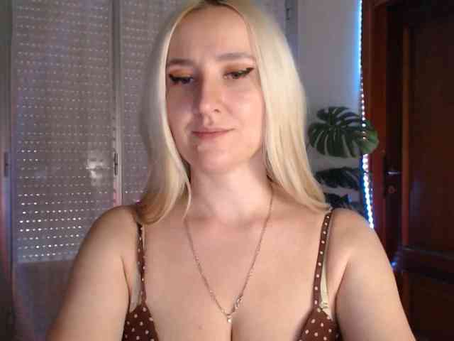 Alina-Lovely webcam