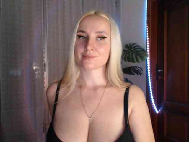 Alina-Lovely webcam