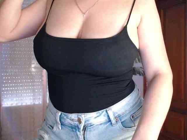 Alina-Lovely webcam
