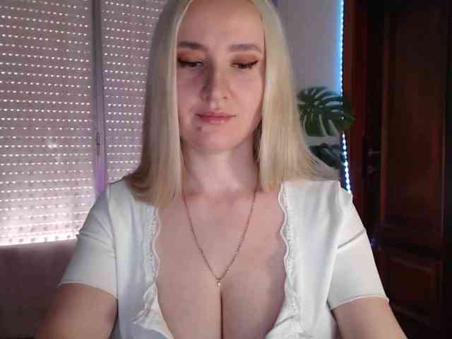 Alina-Lovely webcam