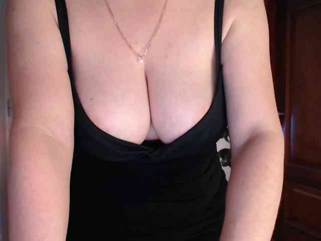 Alina-Lovely webcam