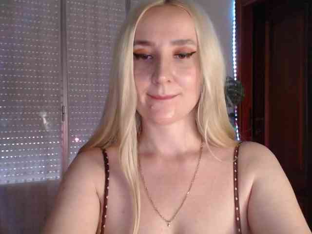 Alina-Lovely webcam