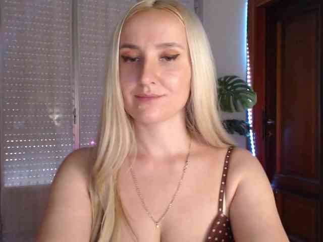 Alina-Lovely webcam