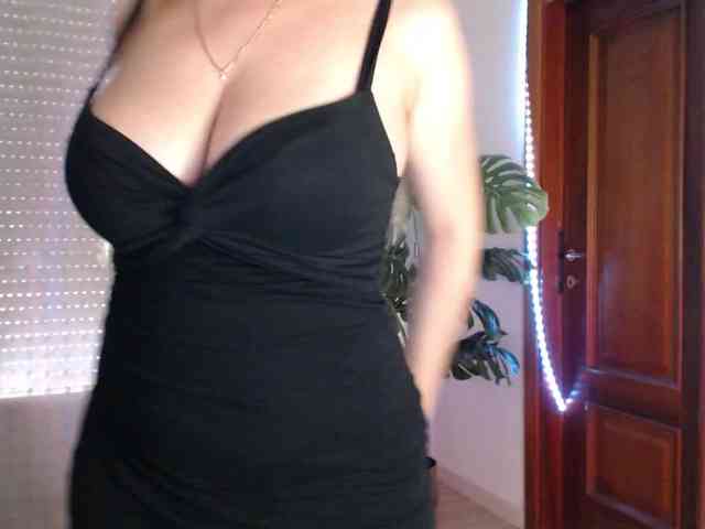 Alina-Lovely webcam