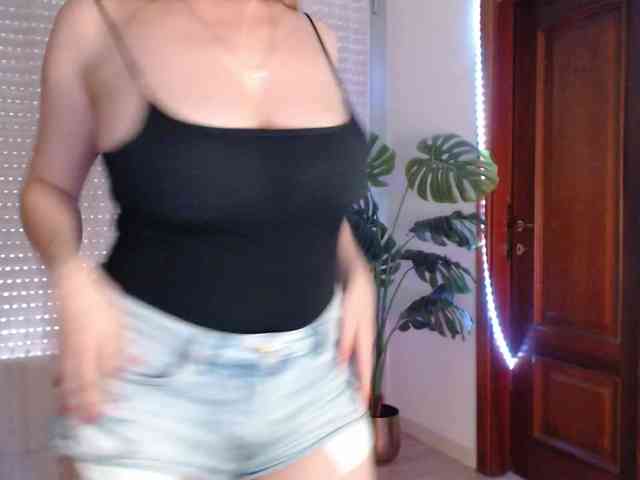 Alina-Lovely webcam