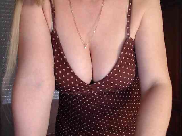 Alina-Lovely webcam
