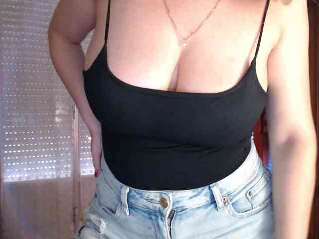 Alina-Lovely webcam