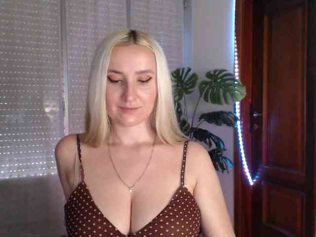 Alina-Lovely webcam