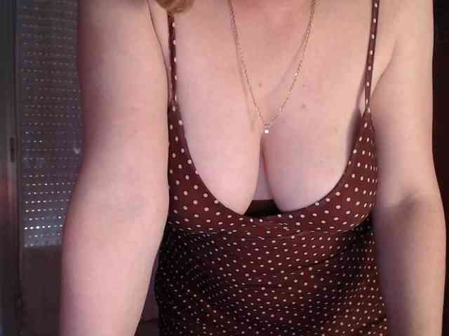 Alina-Lovely webcam