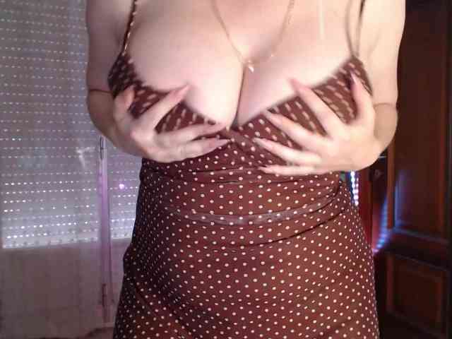 Alina-Lovely webcam