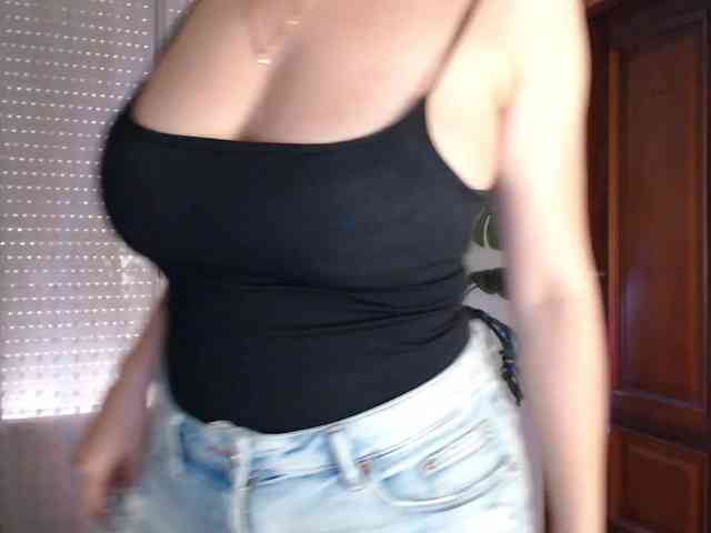 Alina-Lovely webcam