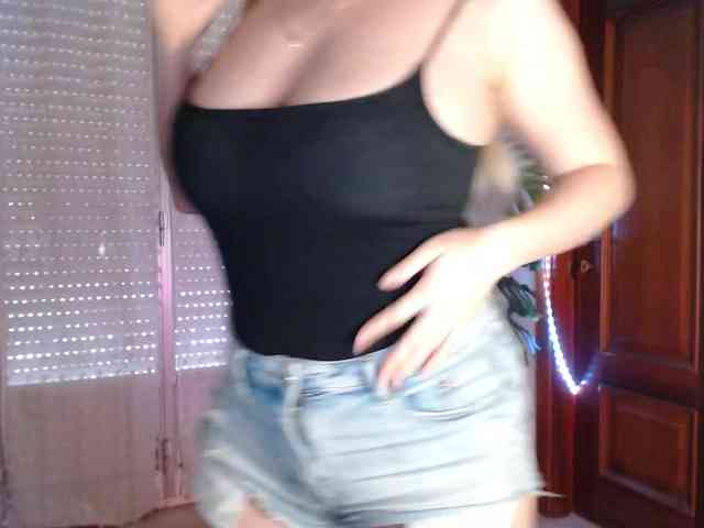 Alina-Lovely webcam